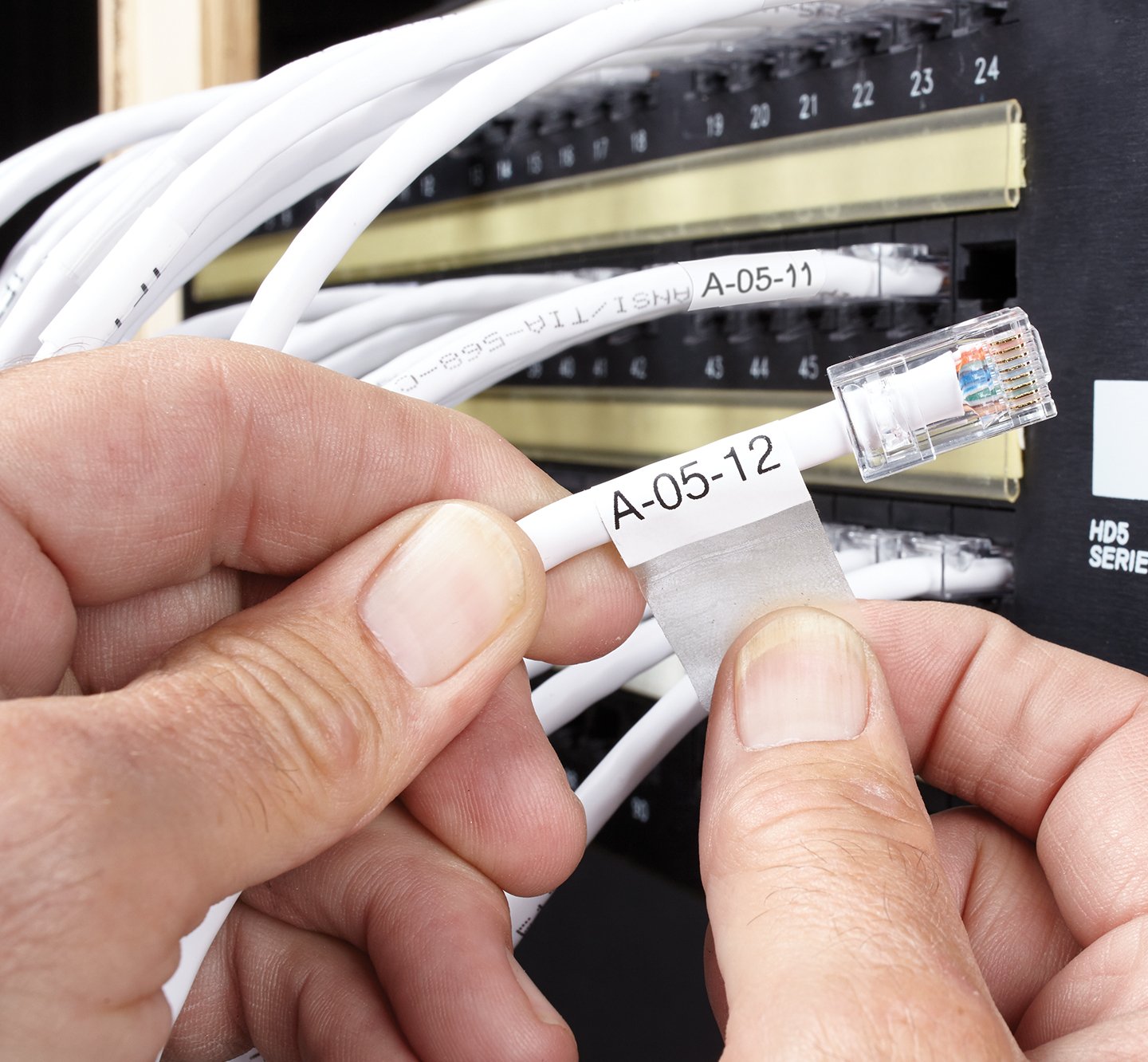 8 Ways to Manage Tangled Wires and Cords
