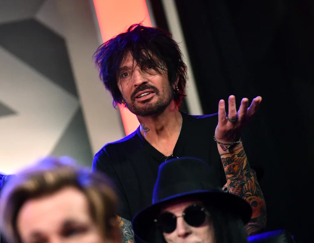 What's Tommy Lee's age?