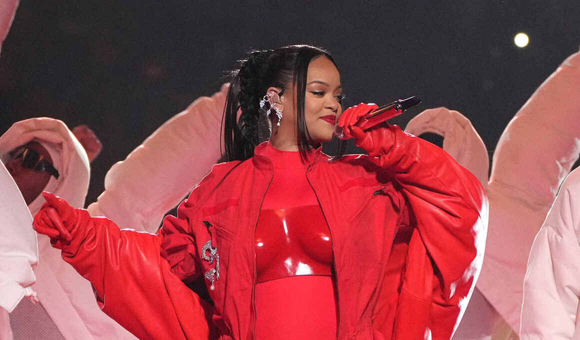 why-rihanna-not-paid-super-bowl-performance