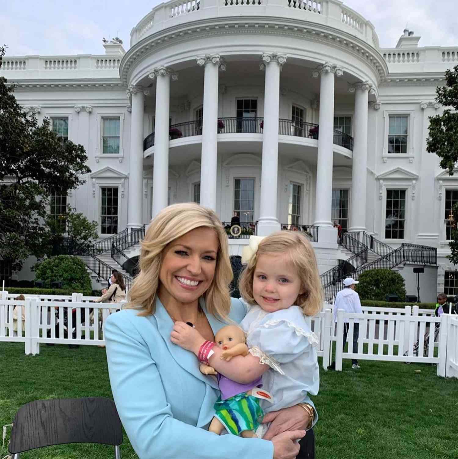 is ainsley earhardt pregnant