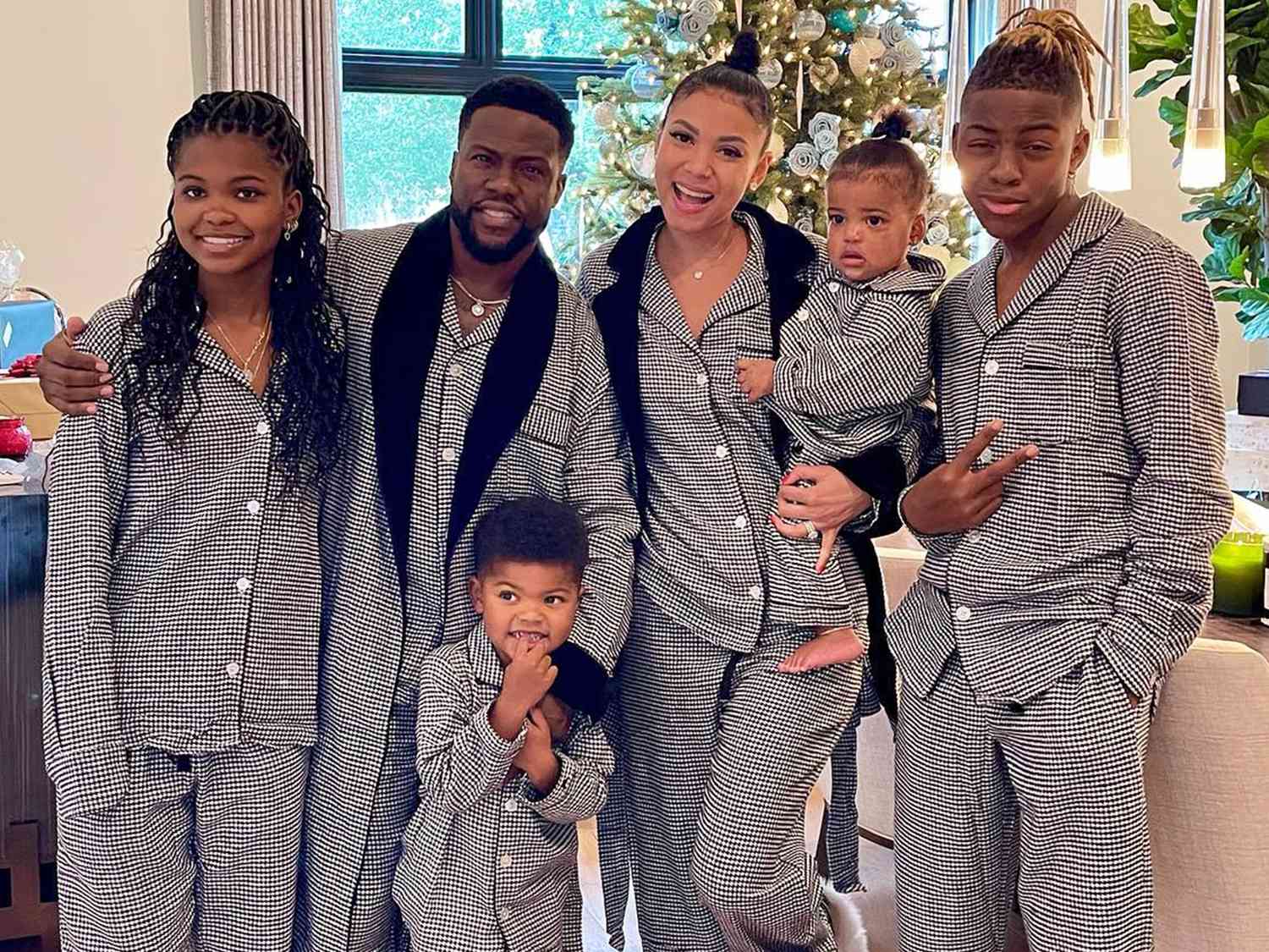 is kevin hart wife pregnant