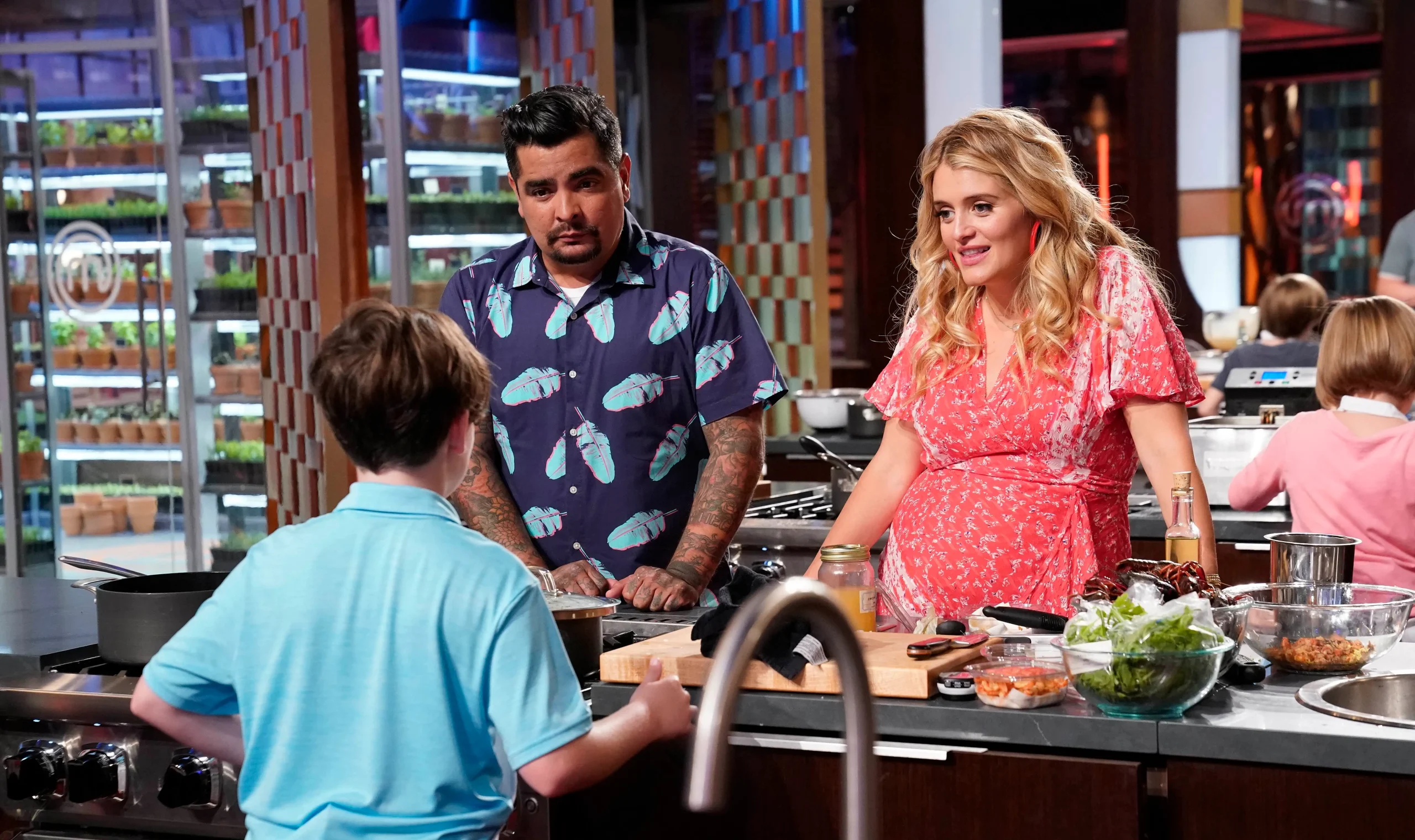 is daphne oz pregnant